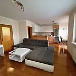 Apartment \'Active Life\' - Hockey, Football And Basketball Stadium, Vivo Shopping Center - Parking And Air Conditioned