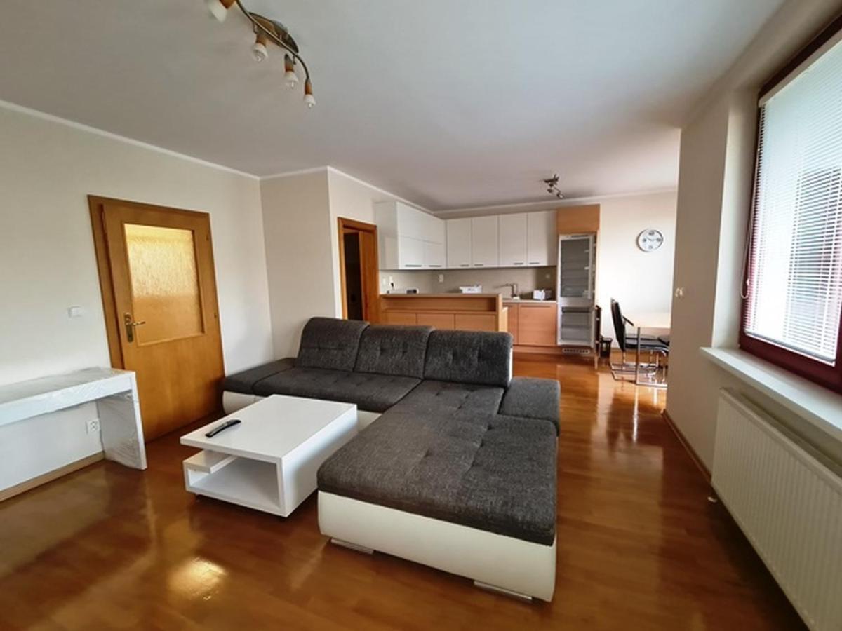 Apartment 'Active Life' - Hockey, Football And Basketball Stadium, Vivo Shopping Center - Parking And Air Conditioned Apartment *